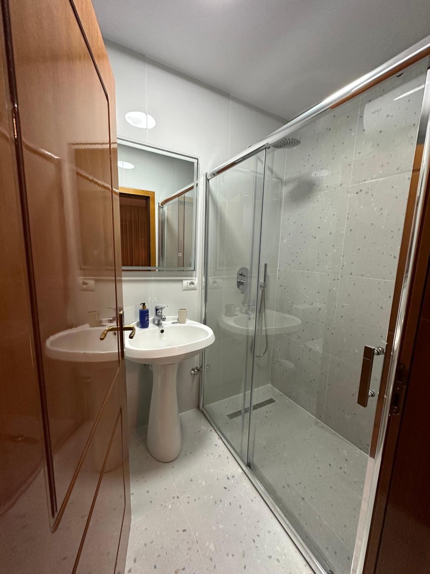 Cozy Apartment, In The Center Of Tirana Bagian luar foto